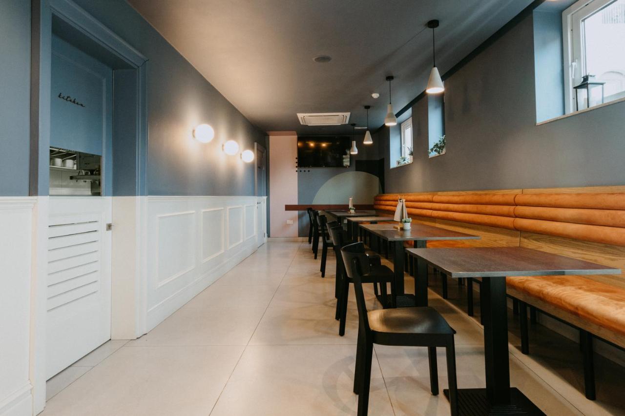 Townhouse17 Boutique Bed & Breakfast Victoria Exteriör bild